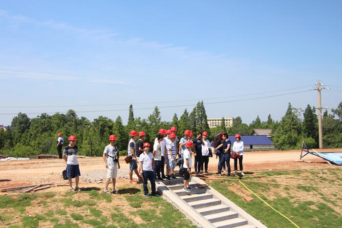 奎星塔泵站新建工程 现场交流讨论中.jpg